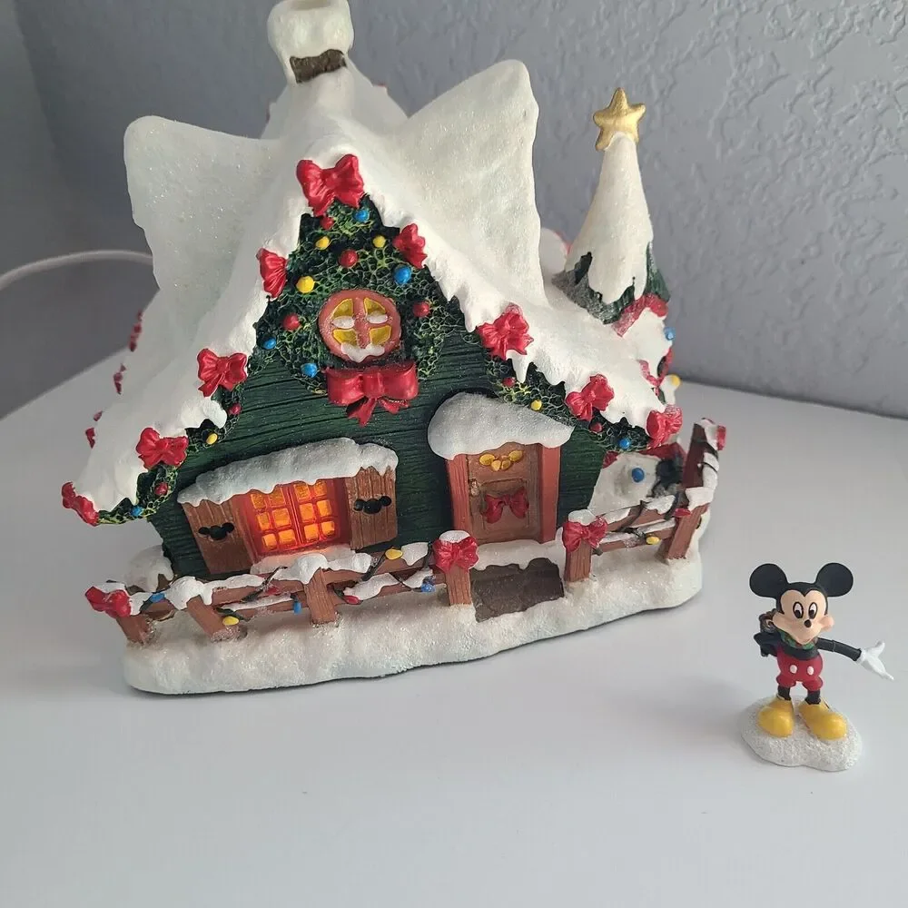 2008 Hawthorne Village Disney Hi-Ho Holiday Lighted‎ Cottage w Mickey Mouse COA